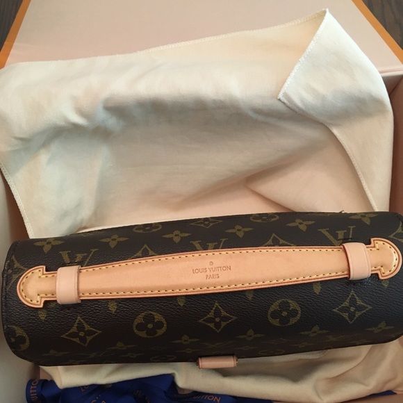 SOLD LV Pochette Metis Monogram - Picture 3 of 15